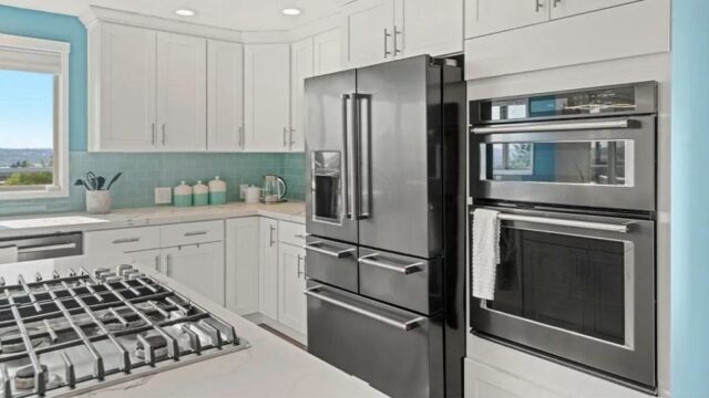 Frigidaire 27,8 pés cúbicos refrigerador de porta francesa