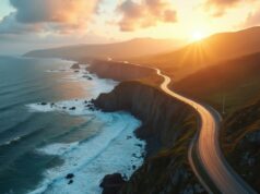 A melhor viagem pela costa da Califórnia Vista panorâmica da ponte Bixby Creek e da dramática costa do Oceano Pacífico, Big Sur, Califórnia