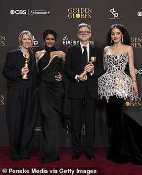 A namorada estrela de Glen Powell e Landman, Michelle Randolph, Uma batalha após outra ganhou mais, com quatro, incluindo Melhor Filme - Comédia ou Musical