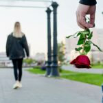 A nova frase de cinco palavras considerada uma 'escuta de namoro' - eis por que é tão confusa