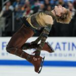 Ilia Malinin compete durante a competição de patinação livre masculina no Campeonato de Patinação Artística dos EUA, sábado, 10 de janeiro de 2026, em St. (Foto AP/Jeff Roberson)