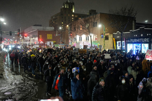 O ex-advogado da campanha de Trump, Harmeet Dhillon, fala em uma audiência do Comitê de Administração da Câmara sobre 