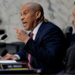 A proposta ICE de Cory Booker provoca condenação progressiva