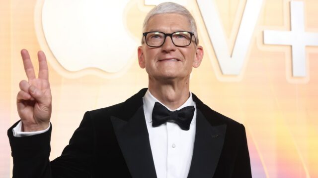 A receita da Apple aumenta 16%, para quase US$ 144 bilhões no trimestre de final de ano de 2025, na Blitz de vendas do iPhone 17, negócios de serviços atingem US$ 30 bilhões
