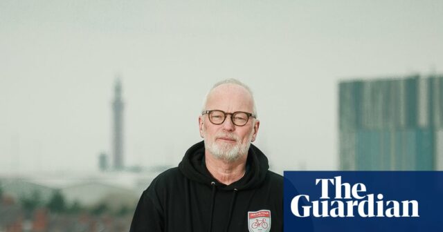 A renda básica universal poderia ser usada para amenizar o impacto da perda de empregos de IA no Reino Unido, disse o ministro
