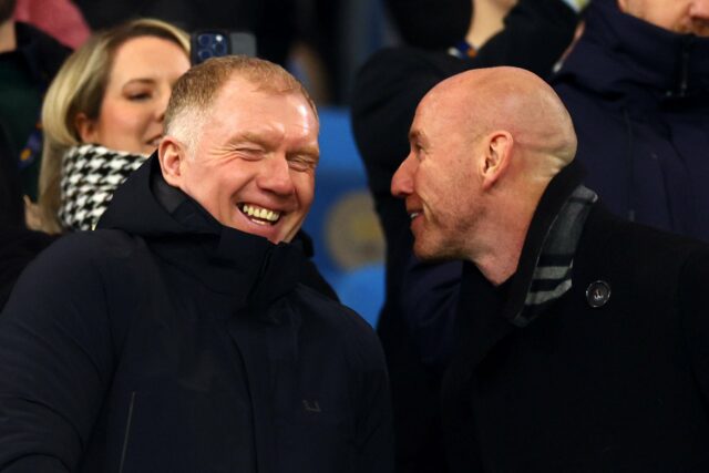 Comentários de Lisandro Martinez feitos a Paul Scholes após o clássico de Manchester.