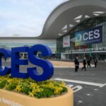 estrelas de pirulito dispostas em um fundo preto