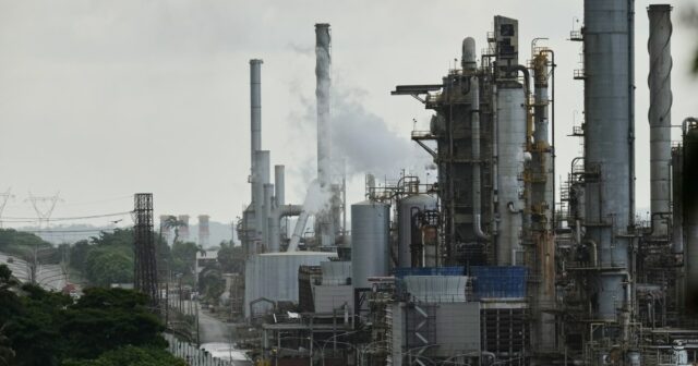 A tentativa de Trump de comandar o setor petrolífero da A tentativa de Trump de comandar o setor petrolífero da Venezuela enfrenta obstáculos, dizem especialistas