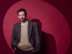 A turnê britânica ‘The Spy Who Came in From the Cold’ de John le Carré coloca a estrela de ‘Death in Paradise’ Ralf Little como protagonista A turnê britânica 'The Spy Who Came in From the Cold' de John le Carré coloca a estrela de 'Death in Paradise' Ralf Little como protagonista