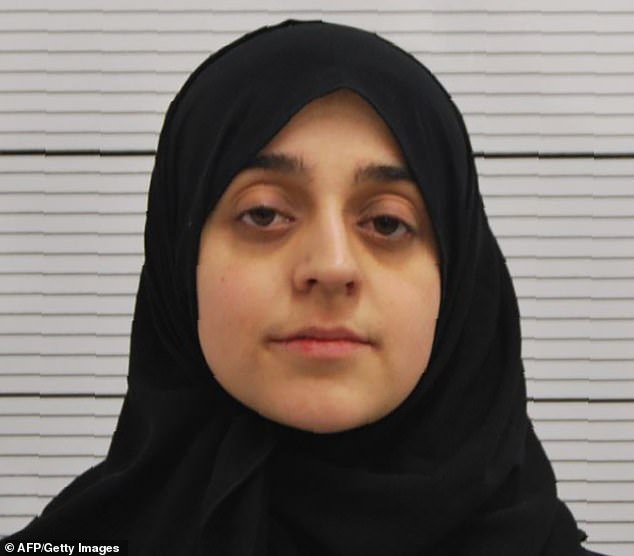 A única maneira é o ISIS: garota-propaganda do Estado Islâmico, Tareena Shakil retratada em uma foto de custódia em 2016. Depois de seis anos de prisão, ela se reinventou como influenciadora de mídia social