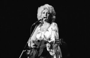 A vida privada de um tesouro público: os segredos de Dolly Parton, truques com bolsas Ziploc e um legado de decência A vida privada de um tesouro público: os segredos de Dolly Parton, truques com bolsas Ziploc e um legado de decência