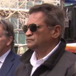 O grande jogador da AFL, Nicky Winmar, compareceu ao tribunal, um mês depois de ter sido acusado de sufocar intencionalmente uma pessoa.