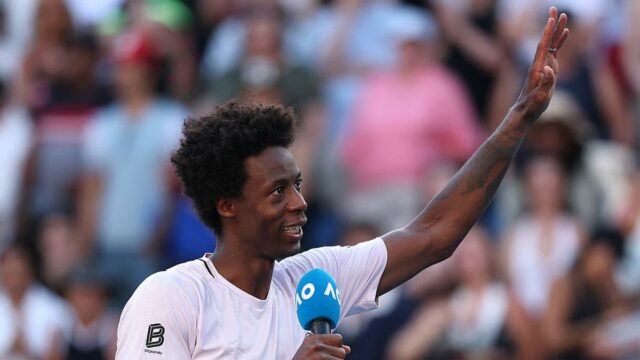 AO 2026: Monfils, lesionado, é eliminado da final do Aberto da Austrália após derrota para o qualificador local Sweeny
