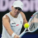 AO 2026: Swiatek insiste que 'está tudo bem' após derrotas consecutivas antes do Aberto da Austrália