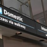 Uma placa de aeroporto