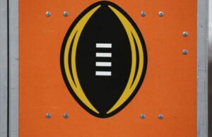 AT&T contrata Kirk Herbstreit para promoção de ‘Clutch Calls’ durante as eliminatórias do futebol universitário AT&T contrata Kirk Herbstreit para promoção de ‘Clutch Calls’ durante as eliminatórias do futebol universitário