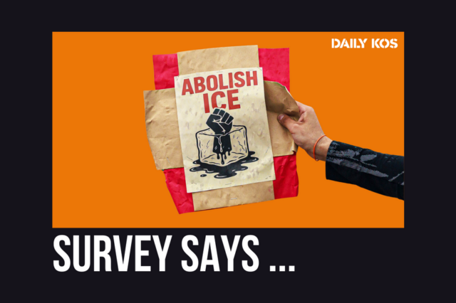 Policiais estão em meio a gás lacrimogêneo no local de um suposto tiroteio na quarta-feira, 14 de janeiro de 2026, em Minneapolis. (Foto AP / Adam Gray)