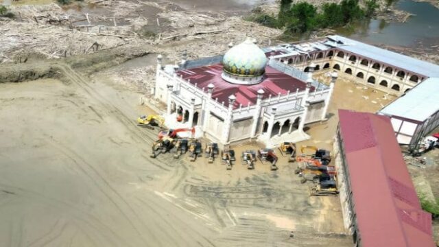 Aceh luta para crescer após o desastre, as necessidades básicas Aceh luta para crescer após o desastre, as necessidades básicas e a recuperação são os principais desafios para os residentes