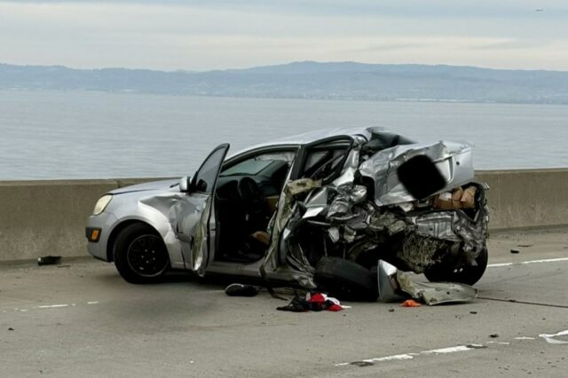Acidente fatal fecha pistas no sentido oeste da ponte San Mateo
