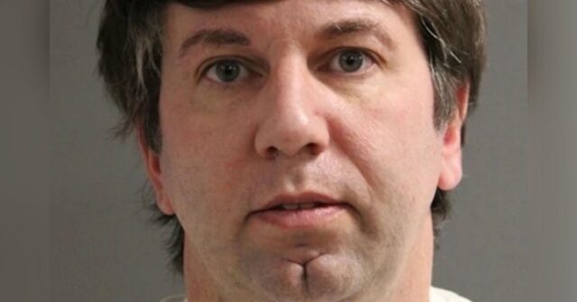 Adam Beckerink, homem de Illinois, é formalmente acusado do assassinato Meses depois, homem de Ohio acusado de assassinato de esposa