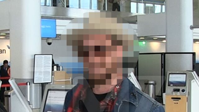 011326_aaron_taylor_johnson_guess_who_kal