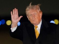 Administração Trump chega a acordo com Dominica para enviar requerentes de asilo dos EUA ARQUIVO - O primeiro-ministro de Dominica, Roosevelt Skerrit, participa da segunda cúpula anual CARICOM-Índia, em Georgetown, Guiana, quarta-feira, 20 de novembro de 2024