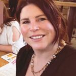 A ex-agente penitenciária Rebecca Pinckard, 46, foi presa depois de ser flagrada por sua própria câmera de vídeo realizando um ato sexual com um presidiário