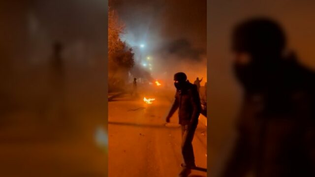 Agitação em várias cidades iranianas após uma noite de protestos Agitação em várias cidades iranianas após uma noite de protestos
