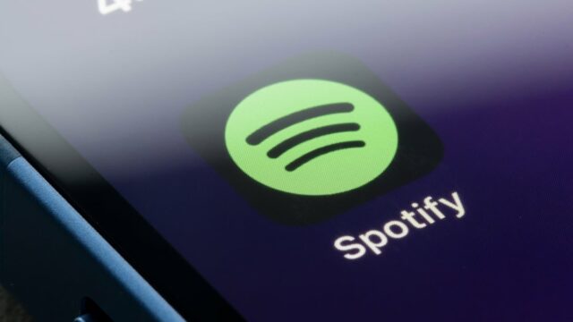 Agora você pode iniciar um bate-papo em grupo nos DMs do Spotify (por algum motivo)
