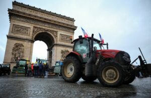 Agricultores franceses bloqueiam ruas de Paris em protesto contra acordo comercial com o Mercosul Reuters