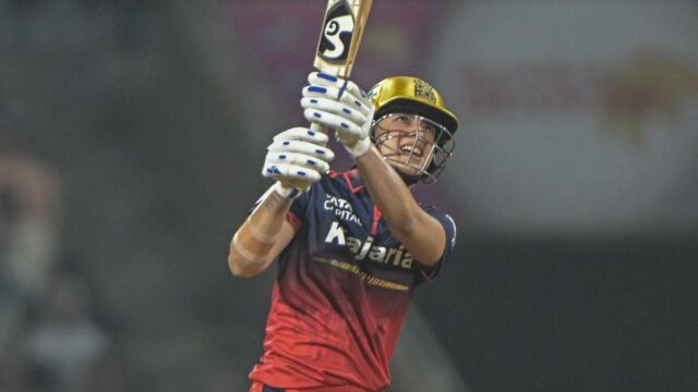 Aguarde a primeira centena de WPL continuar, Smriti Mandhana fica aquém do século
