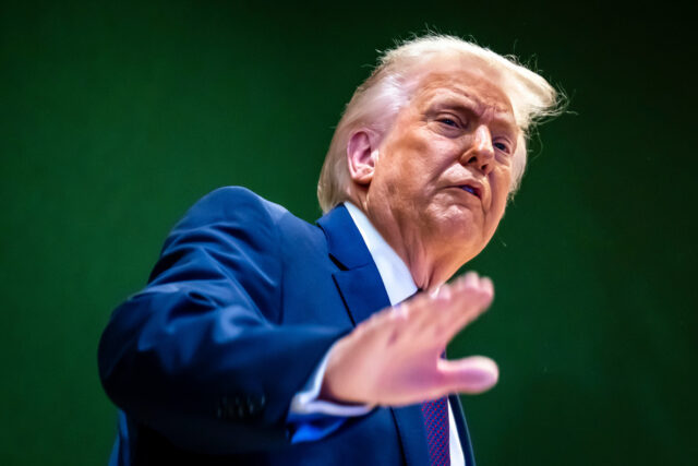 Desenho animado de Clay Bennett