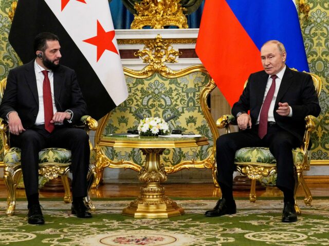 Al-Sharaa encontra-se com Putin enquanto a Rússia procura proteger bases Al-Sharaa encontra-se com Putin enquanto a Rússia procura proteger bases militares na Síria