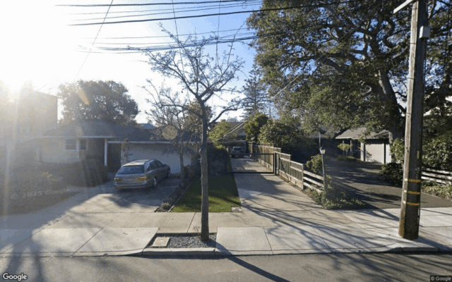 Alameda: Casa unifamiliar é vendida por US$ 2,5 milhões Rua Sherman, 1019 - Google Street View