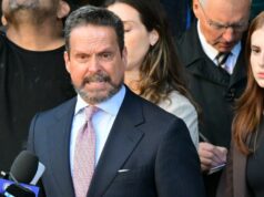 Alan Jackson evitou perguntas sobre honorários advocatícios no caso Nick Reiner Nick Reiner comparece ao tribunal para acusação de assassinato após a morte de Rob e Michele Reiner