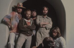 Álbum ‘adulto/infantil’ lendário dos Beach Boys será finalmente lançado como parte de um box que celebra a era clássica de ‘Love You’ Álbum 'adulto/infantil' lendário dos Beach Boys será finalmente lançado como parte de um box que celebra a era clássica de 'Love You'