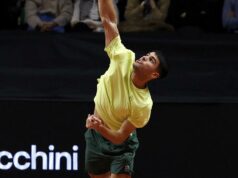 Alcaraz vence Sinner em jogo de exibição esgotado da Coreia do Sul antes do Aberto da Austrália de 2026 Alcaraz vence Sinner em jogo de exibição esgotado da Coreia do Sul antes do Aberto da Austrália de 2026