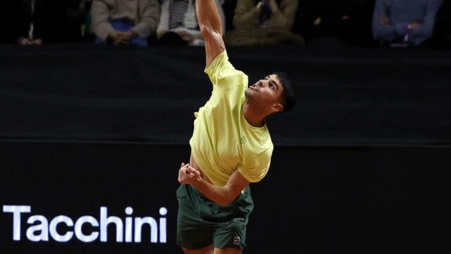 Alcaraz vence Sinner em jogo de exibição esgotado da Coreia do Sul antes do Aberto da Austrália de 2026
