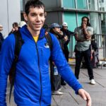 Alex Honnold Free Solo sobe com sucesso o arranha-céu Taipei 101 no especial ao vivo da Netflix