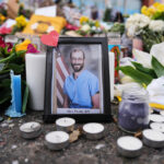 Esta foto sem data fornecida por Michael Pretti mostra Alex J. Pretti, o homem que foi baleado por um oficial federal em Minneapolis no sábado, 24 de janeiro de 2026. (Michael Pretti via AP)
