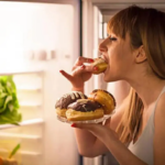 Alimentos processados ​​com conservantes podem aumentar o risco de câncer: Estudo