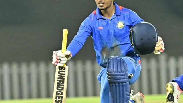 Aman Mokhade registra o terceiro maior número de corridas em uma temporada do Troféu Vijay Hazare
