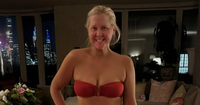 Amy Schumer exibe perda de peso em fotos de biquínis SnapInsta.to_610908639_18558134638045640_4270065133669575576_n.jpg