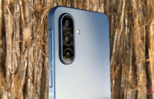 Analisei telefones que custam cinco vezes mais – o Galaxy A17 ainda faz sentido Samsung Galaxy S25 Ultra e Moto G Play 2026 sentados um ao lado do outro