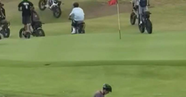 Uma gangue de adolescentes em bicicletas elétricas foi capturada percorrendo as ruas e até mesmo um clube de golfe nas praias do norte de Sydney, gerando temores de que seja apenas uma questão de tempo até que haja outra fatalidade.