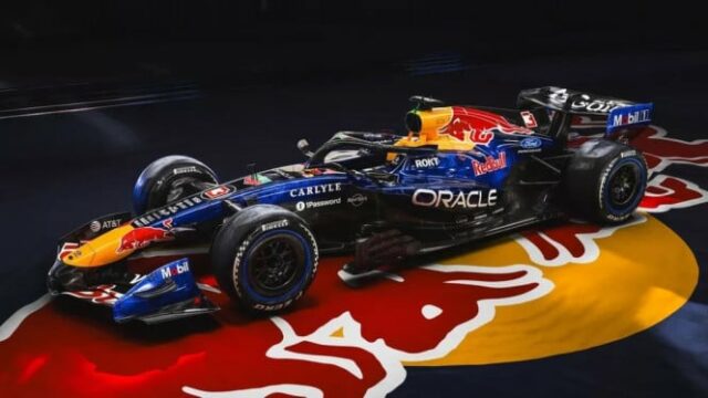 Antes da nova era da F1 2026, a Red Bull Racing mostra a pintura RB22 e o primeiro motor interno em Detroit
