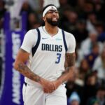 Anthony Davis nega relatório de cirurgia de mão e rejeita alegações de que perderá meses