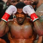 Anthony Joshua inicialmente permaneceu na Nigéria para se recuperar após acidente