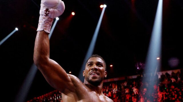 Anthony Joshua recebeu alta do hospital após acidente de trânsito na Nigéria
