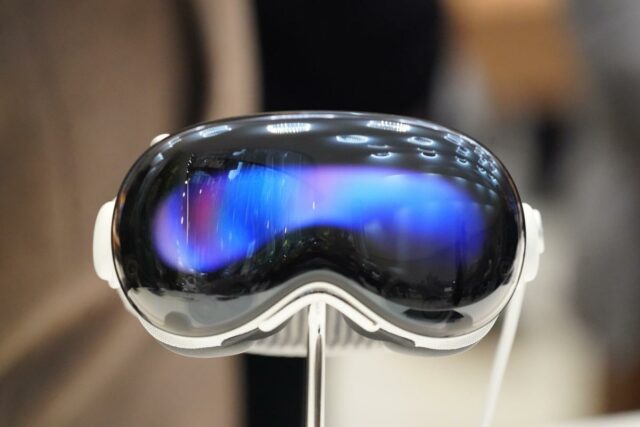 Apple reduz produção e marketing de headsets Vision Pro devido a vendas fracas: relatório
